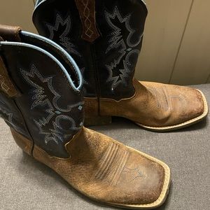Ariat boots size 4.5